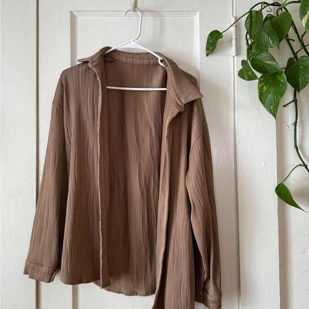 Dazy size XL Tan Long Sleeve Top